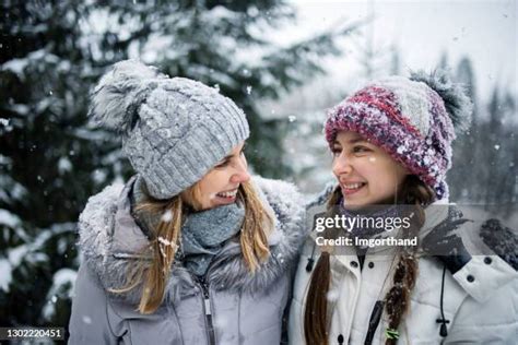 15,195 Teen Snow Stock Photos & High